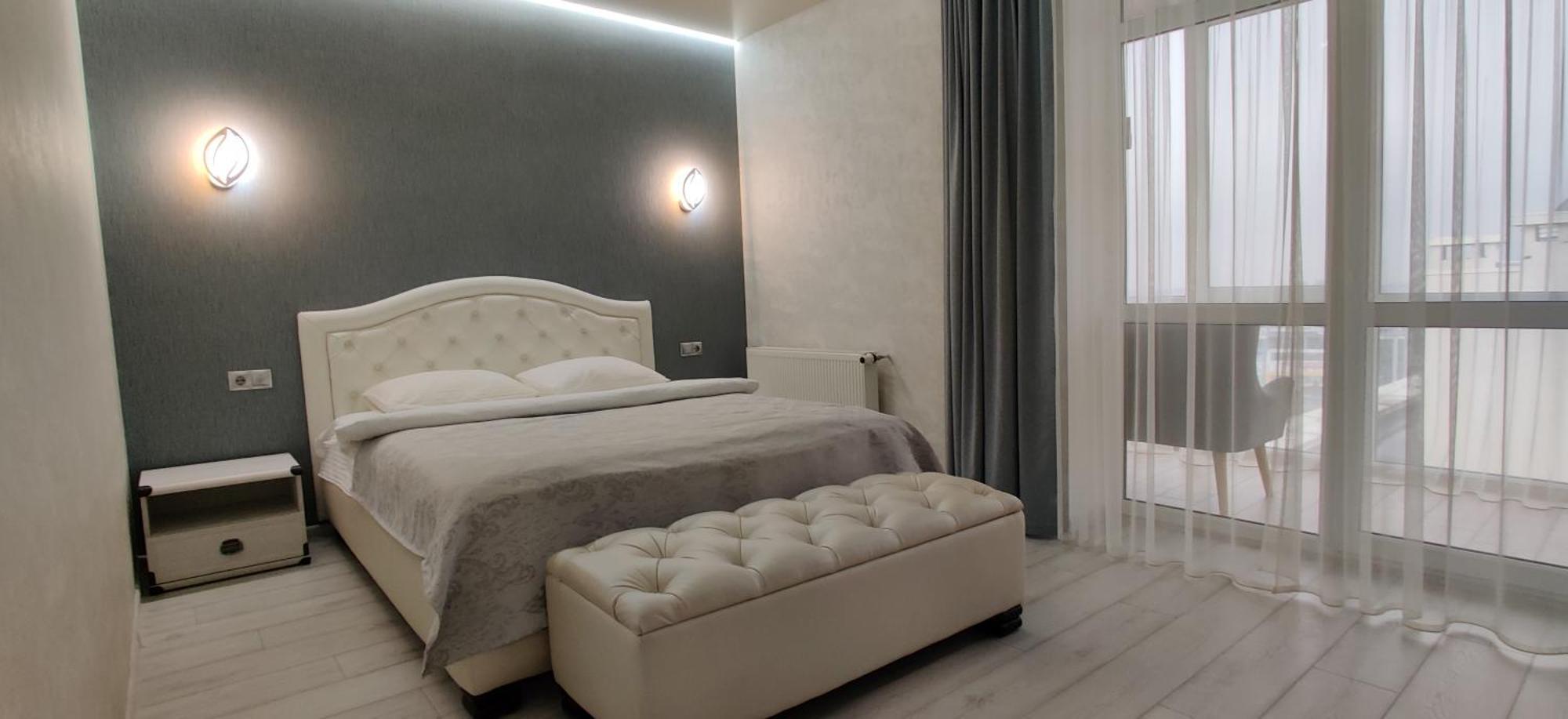 Yarovytsya Vip In The Center Apartment Lutsk Bagian luar foto