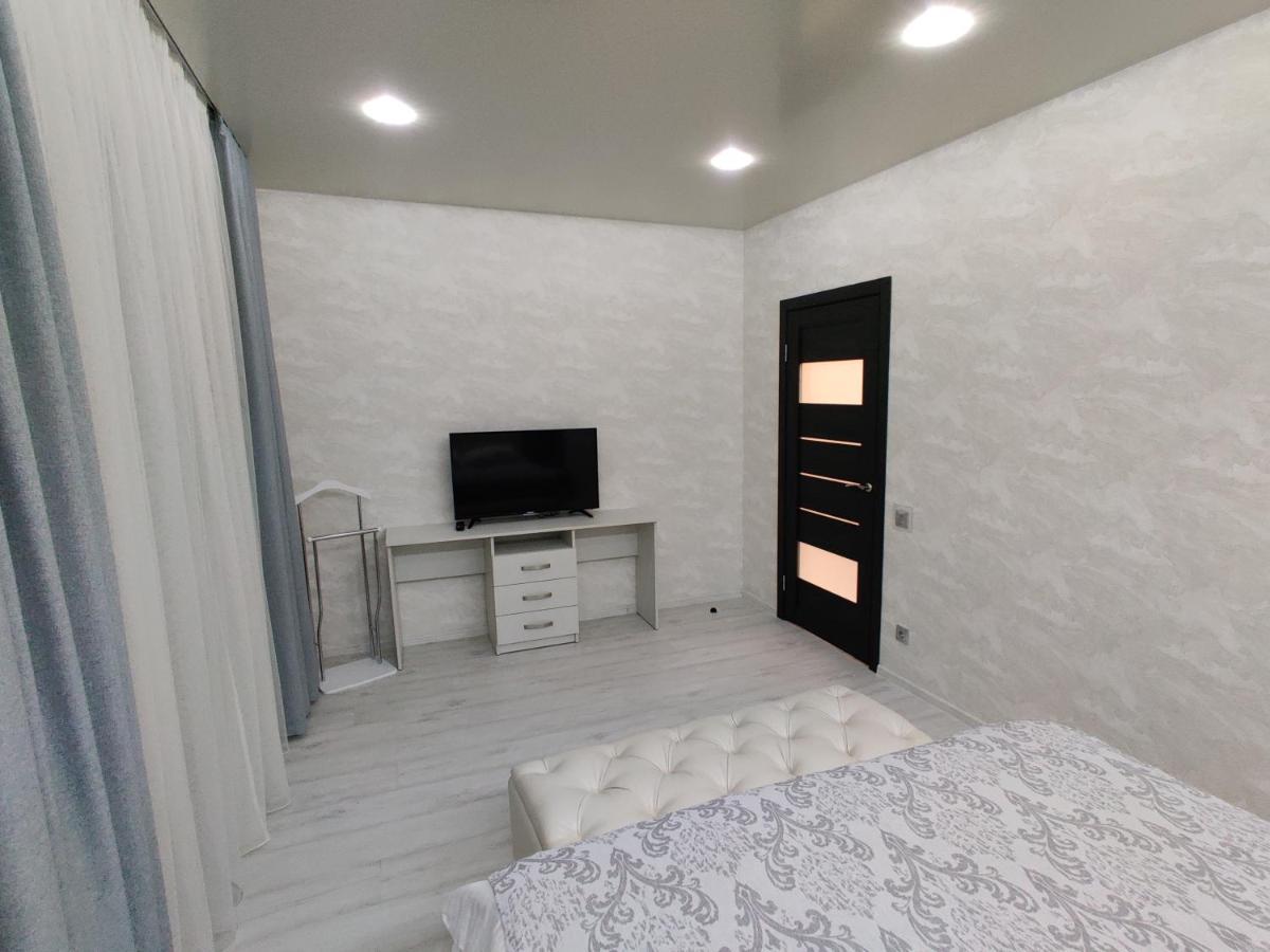 Yarovytsya Vip In The Center Apartment Lutsk Bagian luar foto